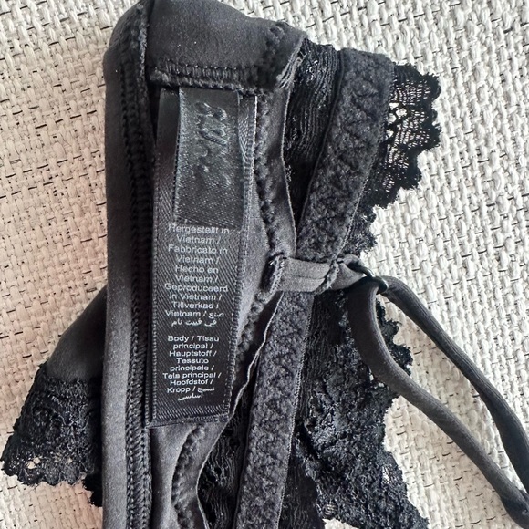 SKIMS Fits Everybody Lace Scoop Bralette in Onyx size XXS - Picture 13 of 13